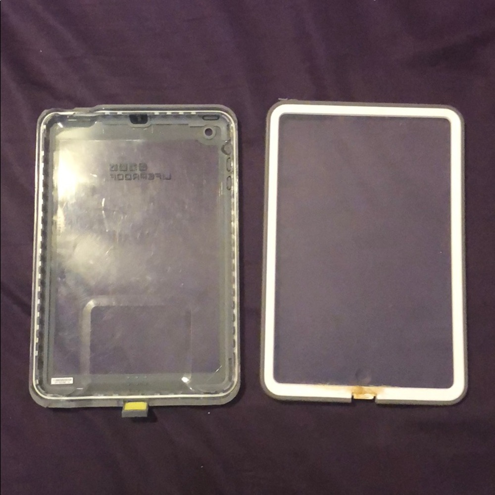Life proof case (iPad mini)